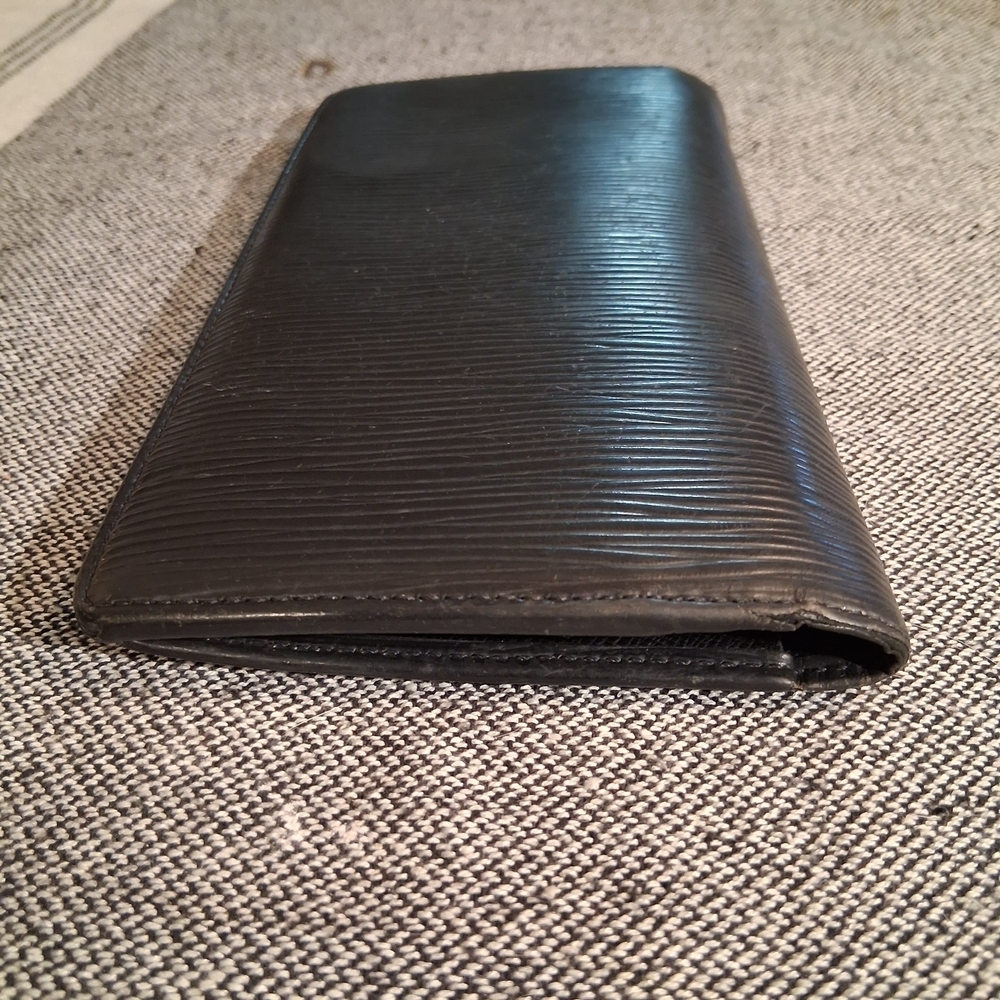 Louis Vuitton Black Wallet - Picture 4 of 16
